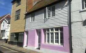 The Cottage With Free Parking
